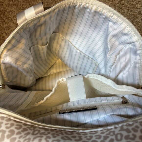 Jen & Co Backpack - Picture 4 of 4